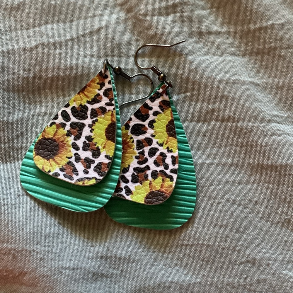 Teardrop earring bundle